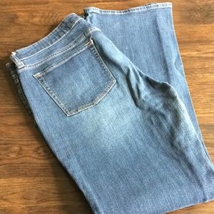 Gap bootcut fit jeans 12/31r